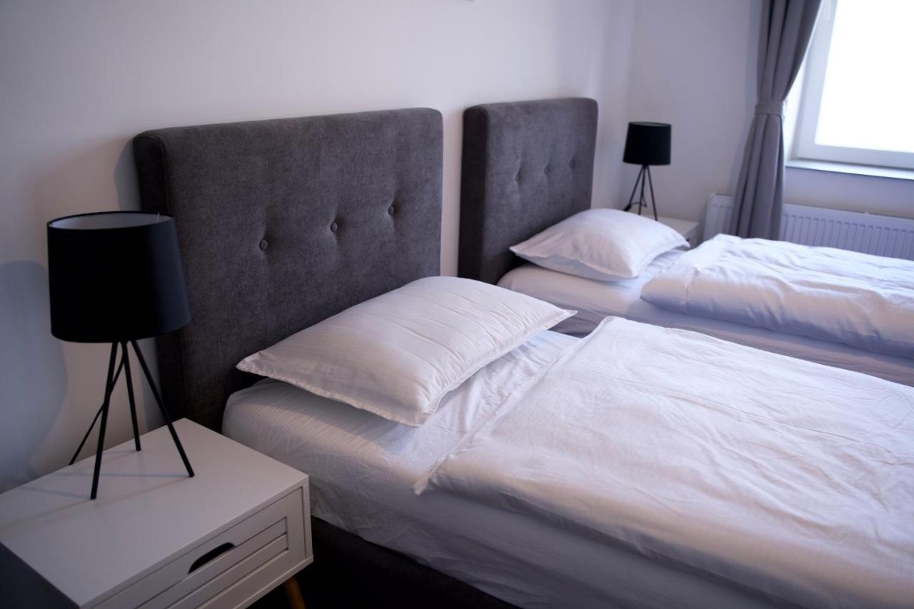 Style Hotel Ungheni Targ Kültér fotó