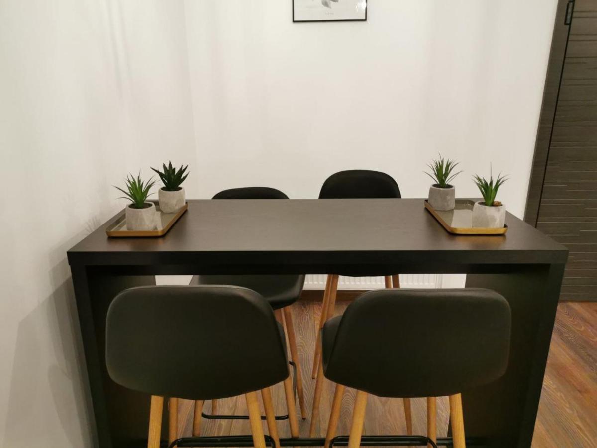 Style Hotel Ungheni Targ Kültér fotó